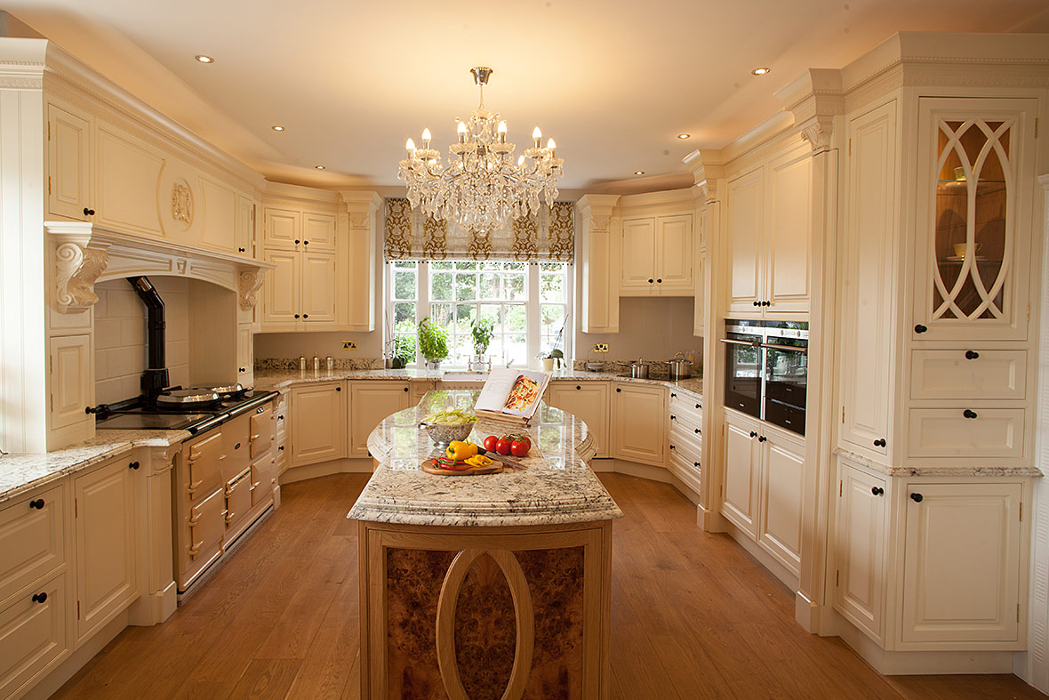 CS15 Hand Painted Luxury Victorian Kitchen By Broadway 04 